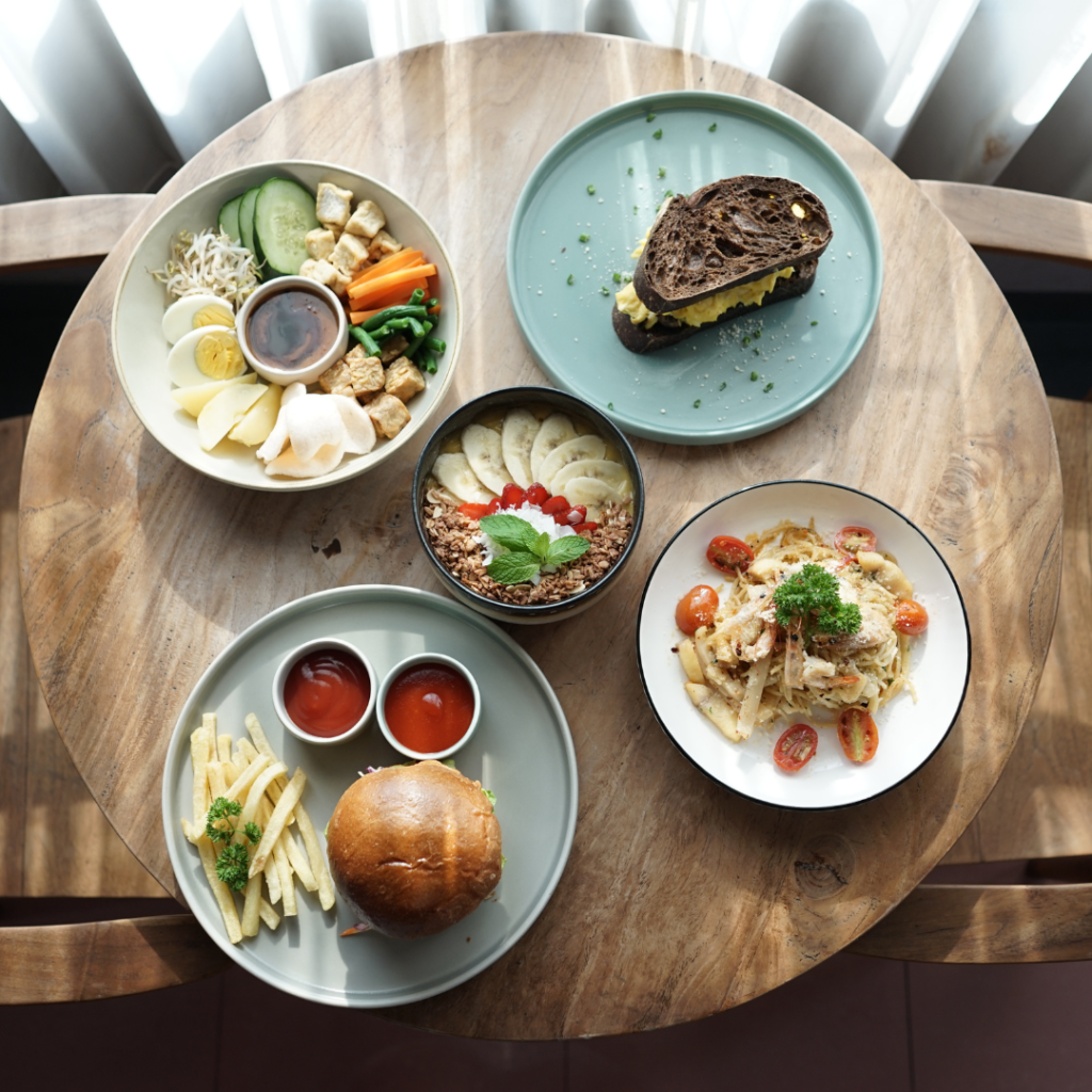 brunch cafe in ubud with healthy choice